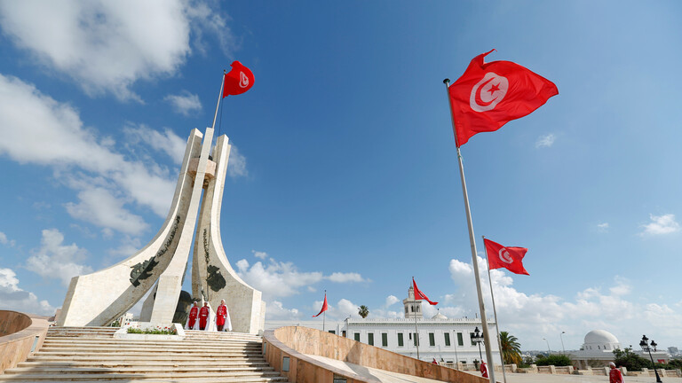 تونس.. شكاوى ضد مسؤولين كبار لإصدارهم تقارير تتضمن "تكفيرا وتهديدا" لحياة المواطنين